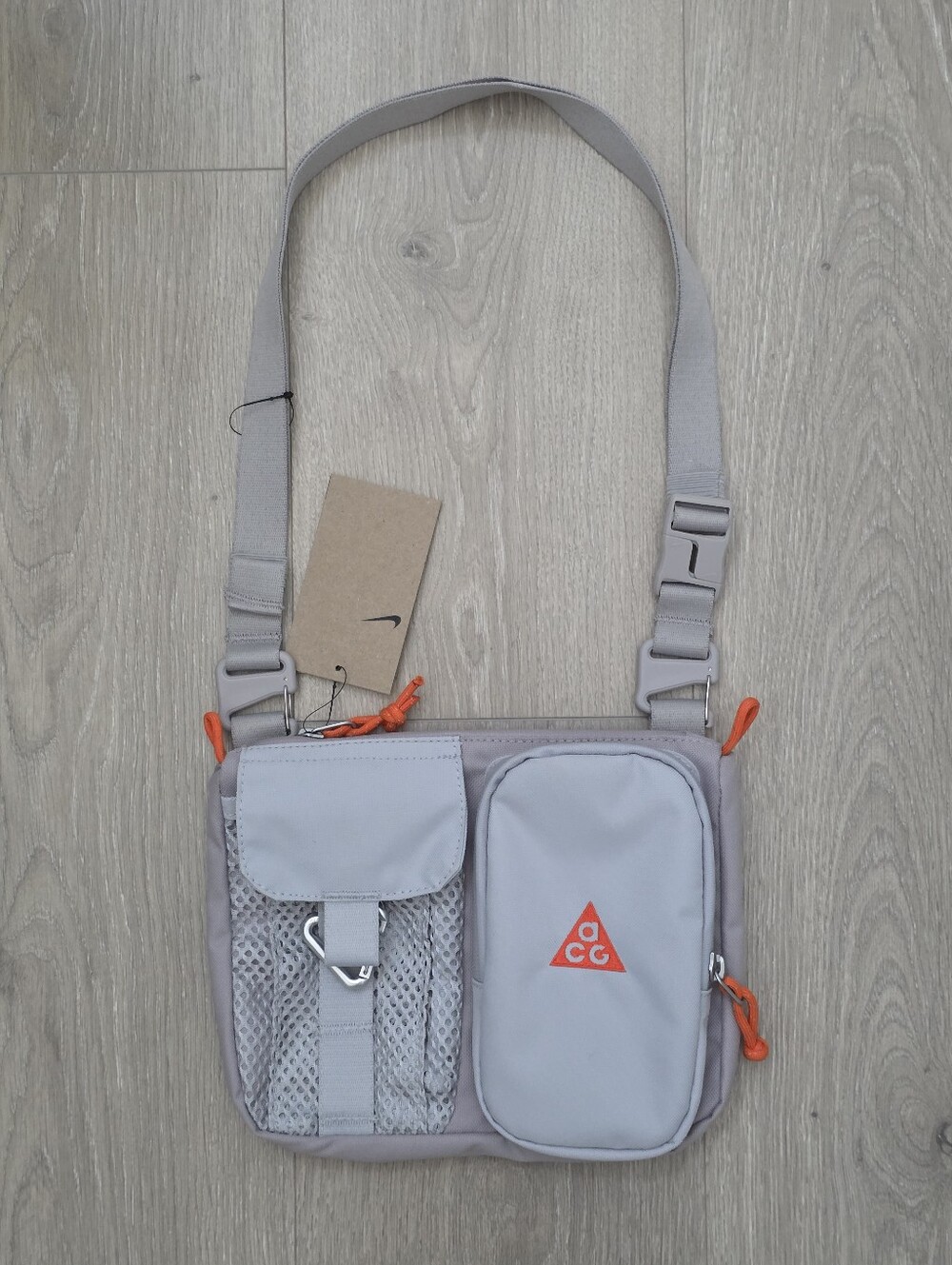Nike ACG "DAYMAX" Crossbody Outdoor Travel Bag 3L Grey HJ8180-009 Unisex NWT